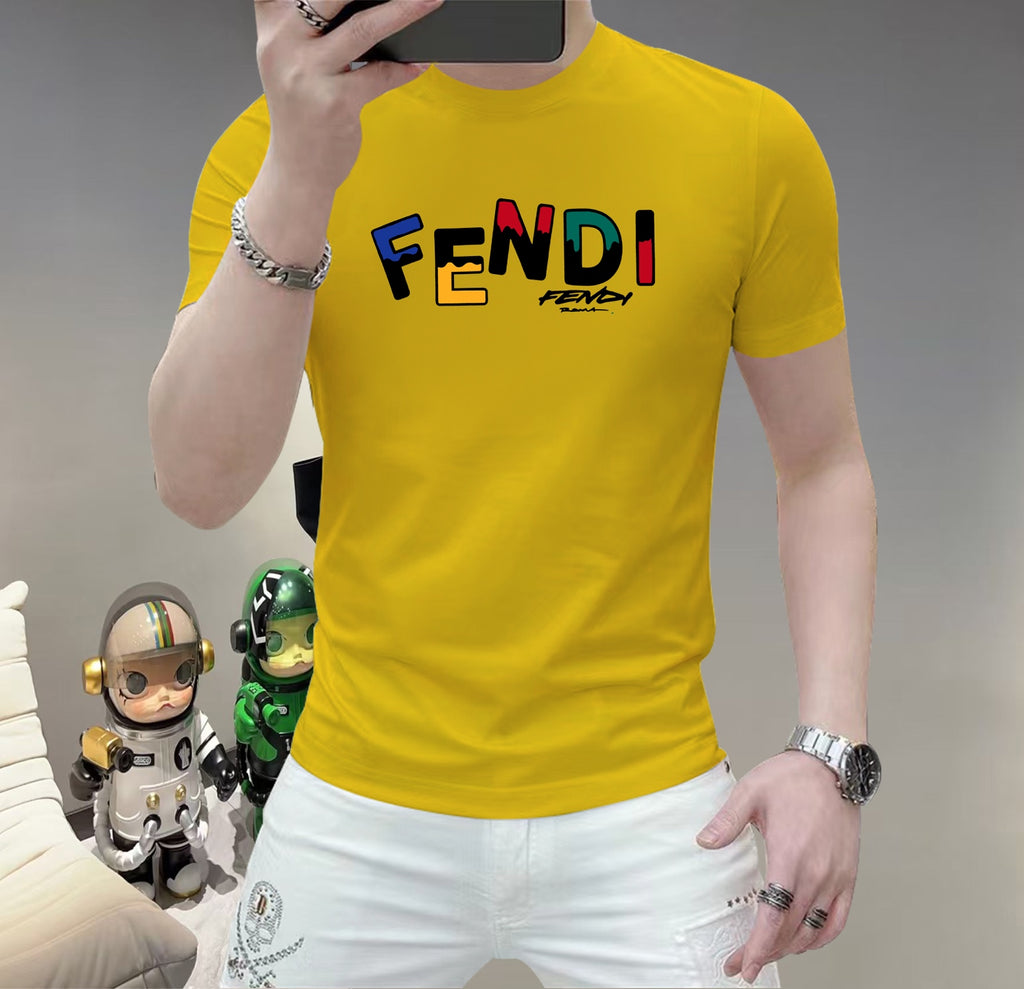 芬迪這個春天，讓肌膚感受極致的溫柔與舒適！ 👕 全新男士夏季圓領蠶絲棉短袖T卹，現已優雅登場！ 🌟 精選優質蠶絲棉，柔軟透氣，輕盈貼合，讓你在炎炎夏日也能保持清爽自在。 🌟 經典圓領設計，簡約而不簡單，無論是日常出街或休閒聚會，都能輕鬆駕馭。 🌟 多種時尚色彩選擇，滿足你對個性的追求，讓每一天都充滿新鮮感。 尺寸M-5XL