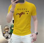 古奇這個春天，讓肌膚感受極致的溫柔與舒適！ 👕 全新男士夏季圓領蠶絲棉短袖T卹，現已優雅登場！ 🌟 精選優質蠶絲棉，柔軟透氣，輕盈貼合，讓你在炎炎夏日也能保持清爽自在。 🌟 經典圓領設計，簡約而不簡單，無論是日常出街或休閒聚會，都能輕鬆駕馭。 🌟 多種時尚色彩選擇，滿足你對個性的追求，讓每一天都充滿新鮮感。 尺寸M-5XL