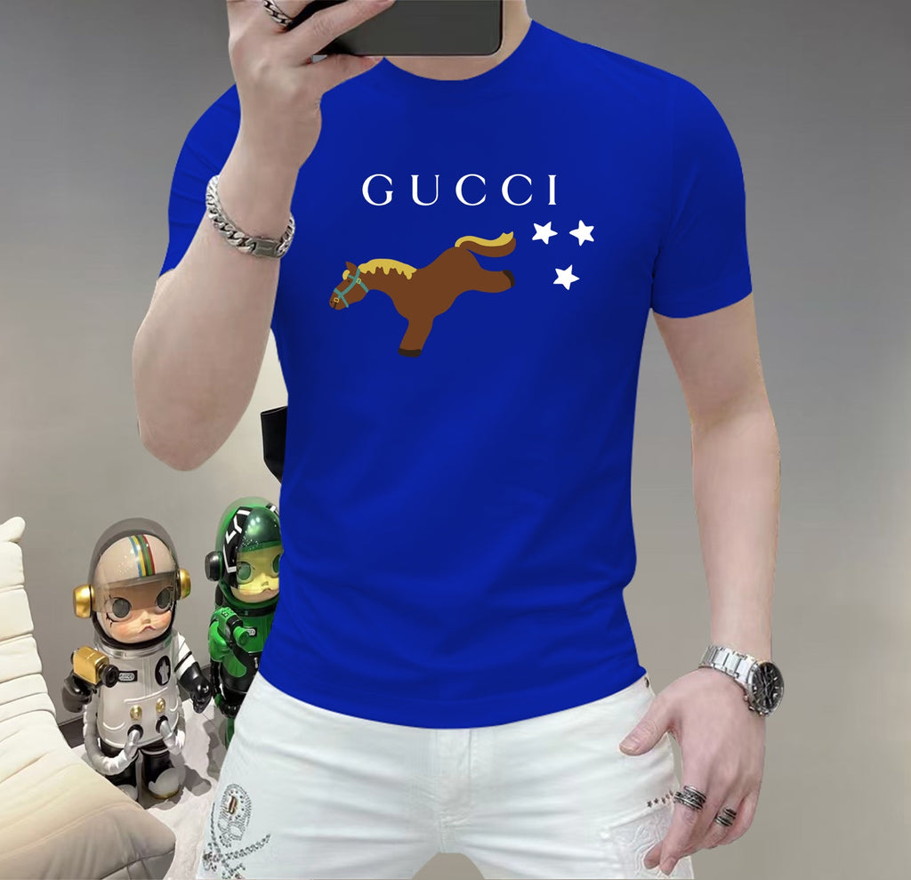 古奇這個春天，讓肌膚感受極致的溫柔與舒適！ 👕 全新男士夏季圓領蠶絲棉短袖T卹，現已優雅登場！ 🌟 精選優質蠶絲棉，柔軟透氣，輕盈貼合，讓你在炎炎夏日也能保持清爽自在。 🌟 經典圓領設計，簡約而不簡單，無論是日常出街或休閒聚會，都能輕鬆駕馭。 🌟 多種時尚色彩選擇，滿足你對個性的追求，讓每一天都充滿新鮮感。 尺寸M-5XL