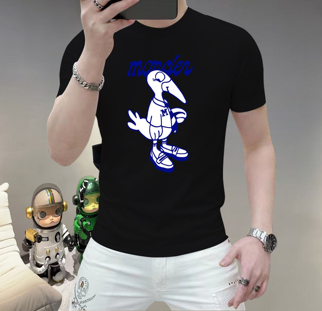 蒙口這個春天，讓肌膚感受極致的溫柔與舒適！ 👕 全新男士夏季圓領蠶絲棉短袖T卹，現已優雅登場！ 🌟 精選優質蠶絲棉，柔軟透氣，輕盈貼合，讓你在炎炎夏日也能保持清爽自在。 🌟 經典圓領設計，簡約而不簡單，無論是日常出街或休閒聚會，都能輕鬆駕馭。 🌟 多種時尚色彩選擇，滿足你對個性的追求，讓每一天都充滿新鮮感。 尺寸M-5XL