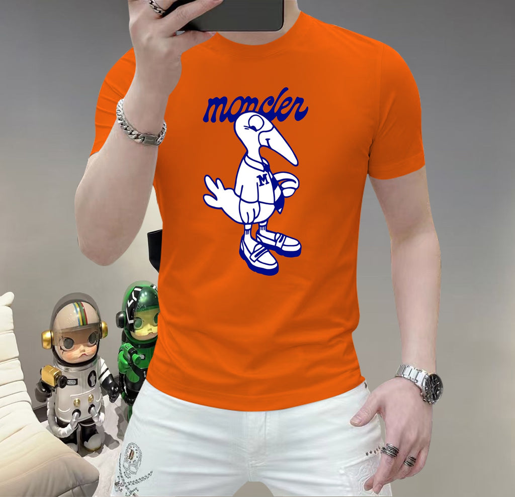 蒙口這個春天，讓肌膚感受極致的溫柔與舒適！ 👕 全新男士夏季圓領蠶絲棉短袖T卹，現已優雅登場！ 🌟 精選優質蠶絲棉，柔軟透氣，輕盈貼合，讓你在炎炎夏日也能保持清爽自在。 🌟 經典圓領設計，簡約而不簡單，無論是日常出街或休閒聚會，都能輕鬆駕馭。 🌟 多種時尚色彩選擇，滿足你對個性的追求，讓每一天都充滿新鮮感。 尺寸M-5XL
