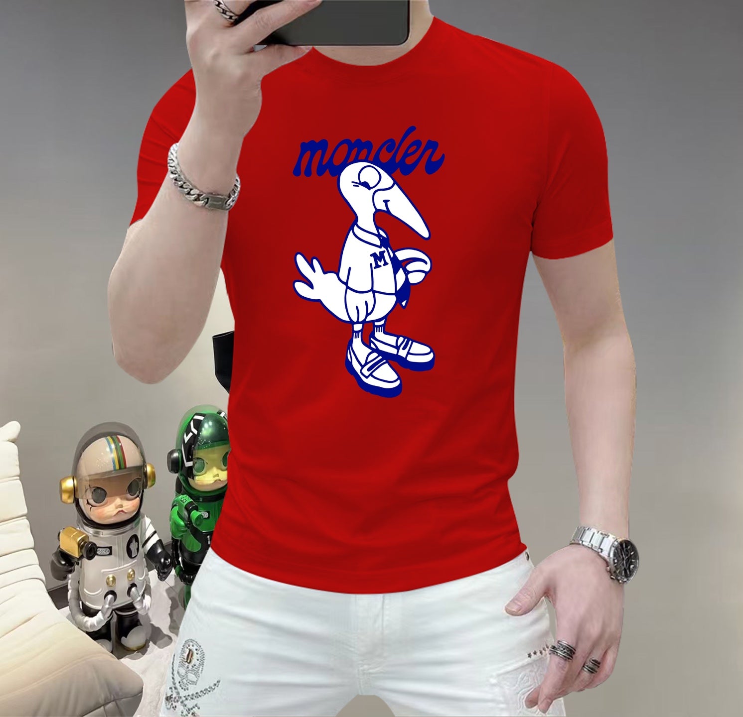 蒙口這個春天，讓肌膚感受極致的溫柔與舒適！ 👕 全新男士夏季圓領蠶絲棉短袖T卹，現已優雅登場！ 🌟 精選優質蠶絲棉，柔軟透氣，輕盈貼合，讓你在炎炎夏日也能保持清爽自在。 🌟 經典圓領設計，簡約而不簡單，無論是日常出街或休閒聚會，都能輕鬆駕馭。 🌟 多種時尚色彩選擇，滿足你對個性的追求，讓每一天都充滿新鮮感。 尺寸M-5XL