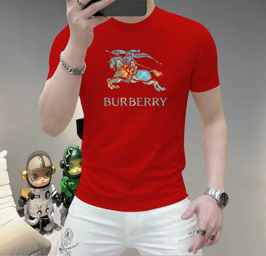 巴寶莉這個春天，讓肌膚感受極致的溫柔與舒適！ 👕 全新男士夏季圓領蠶絲棉短袖T卹，現已優雅登場！ 🌟 精選優質蠶絲棉，柔軟透氣，輕盈貼合，讓你在炎炎夏日也能保持清爽自在。 🌟 經典圓領設計，簡約而不簡單，無論是日常出街或休閒聚會，都能輕鬆駕馭。 🌟 多種時尚色彩選擇，滿足你對個性的追求，讓每一天都充滿新鮮感。 尺寸M-5XL