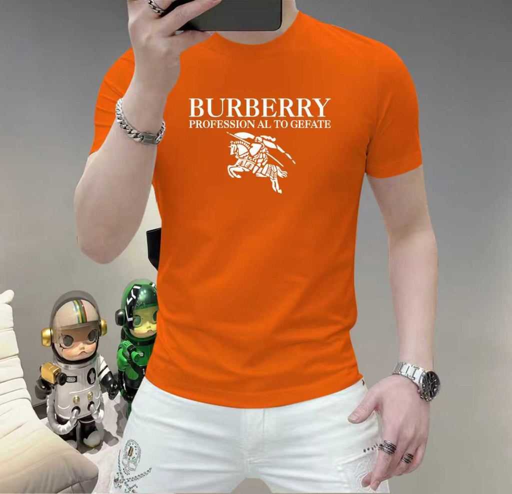 巴寶莉這個春天，讓肌膚感受極致的溫柔與舒適！ 👕 全新男士夏季圓領蠶絲棉短袖T卹，現已優雅登場！ 🌟 精選優質蠶絲棉，柔軟透氣，輕盈貼合，讓你在炎炎夏日也能保持清爽自在。 🌟 經典圓領設計，簡約而不簡單，無論是日常出街或休閒聚會，都能輕鬆駕馭。 🌟 多種時尚色彩選擇，滿足你對個性的追求，讓每一天都充滿新鮮感。 尺寸M-5XL