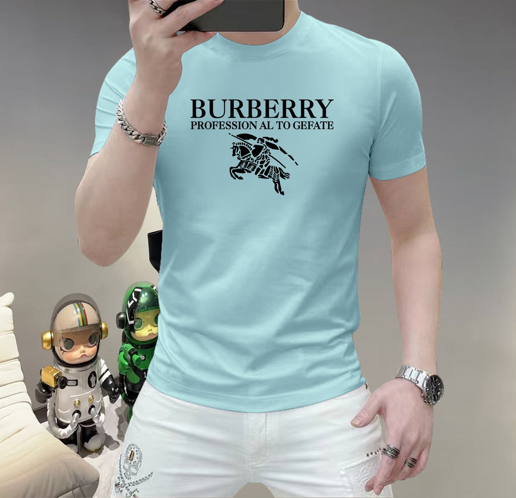 巴寶莉這個春天，讓肌膚感受極致的溫柔與舒適！ 👕 全新男士夏季圓領蠶絲棉短袖T卹，現已優雅登場！ 🌟 精選優質蠶絲棉，柔軟透氣，輕盈貼合，讓你在炎炎夏日也能保持清爽自在。 🌟 經典圓領設計，簡約而不簡單，無論是日常出街或休閒聚會，都能輕鬆駕馭。 🌟 多種時尚色彩選擇，滿足你對個性的追求，讓每一天都充滿新鮮感。 尺寸M-5XL
