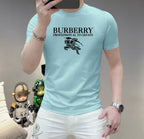 巴寶莉這個春天，讓肌膚感受極致的溫柔與舒適！ 👕 全新男士夏季圓領蠶絲棉短袖T卹，現已優雅登場！ 🌟 精選優質蠶絲棉，柔軟透氣，輕盈貼合，讓你在炎炎夏日也能保持清爽自在。 🌟 經典圓領設計，簡約而不簡單，無論是日常出街或休閒聚會，都能輕鬆駕馭。 🌟 多種時尚色彩選擇，滿足你對個性的追求，讓每一天都充滿新鮮感。 尺寸M-5XL