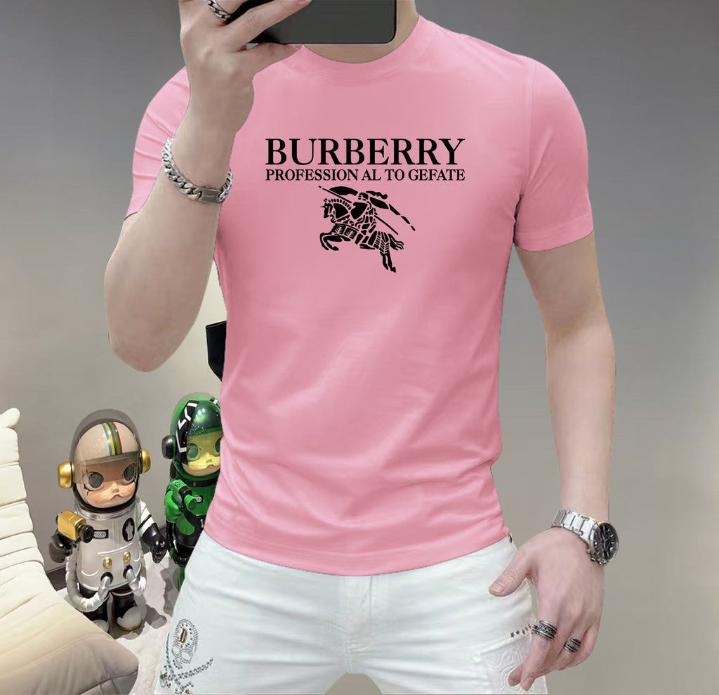 巴寶莉這個春天，讓肌膚感受極致的溫柔與舒適！ 👕 全新男士夏季圓領蠶絲棉短袖T卹，現已優雅登場！ 🌟 精選優質蠶絲棉，柔軟透氣，輕盈貼合，讓你在炎炎夏日也能保持清爽自在。 🌟 經典圓領設計，簡約而不簡單，無論是日常出街或休閒聚會，都能輕鬆駕馭。 🌟 多種時尚色彩選擇，滿足你對個性的追求，讓每一天都充滿新鮮感。 尺寸M-5XL
