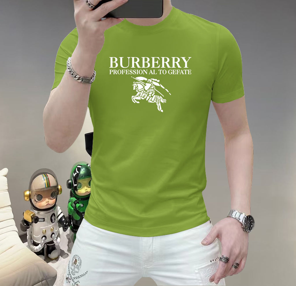 巴寶莉這個春天，讓肌膚感受極致的溫柔與舒適！ 👕 全新男士夏季圓領蠶絲棉短袖T卹，現已優雅登場！ 🌟 精選優質蠶絲棉，柔軟透氣，輕盈貼合，讓你在炎炎夏日也能保持清爽自在。 🌟 經典圓領設計，簡約而不簡單，無論是日常出街或休閒聚會，都能輕鬆駕馭。 🌟 多種時尚色彩選擇，滿足你對個性的追求，讓每一天都充滿新鮮感。 尺寸M-5XL