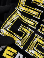 Givenchy【新品】2026SS春夏🆕 男女情侶款經典logo圖標設計短袖T卹簡約的時尚元素設計凸顯精簡,隸屬今夏高顏值單品. 客供優質針織棉面料,手感順滑細膩,著身的透氣舒適感可挑剔.全新標誌皮質徽章縫製感染力強大,彰顯前衛獨特個性.時尚達人的必備單品.表達一絲不苟的時尚氣息. 顏色：白色黑色尺碼：S/M/L/XL/2XL S肩寬43胸圍104衣長67袖長21