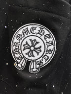 克羅心2026夏季新款原單專櫃休閒短褲，奢華經典品牌原版LOGO配件專櫃熱銷款身穿著非常舒適低調不失奢華穿出去非常有檔次褲型款式和裁剪亦無需多言上身精緻躍然一等一頂級質料真正殿堂級的休閒褲選用土耳其的棉花✂️躍然品質👍高檔一等頂級質地不挑上身絕對的有型極度奢華。 尺寸：M-3XL下單報身高體重。