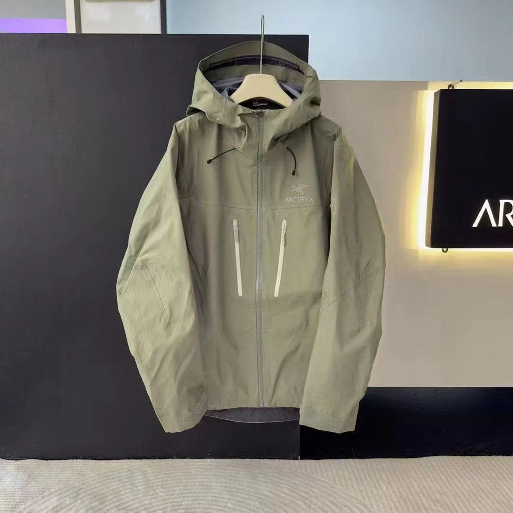 要有一件陪自己去哪都能穿的衣服。
