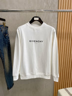 紀梵希25SS【新品】最新最頂級版本精美工藝圓領衛衣，最頂級的品質專櫃原單套頭衫，頂級製作工藝進口面料，專櫃品質重工刺繡設計，採用進口高端訂製面料，進口絲線手感一流！男女同款官網在販售！三標齊全碼數：s-xl