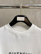 紀梵希25SS【新品】最新最頂級版本精美工藝圓領衛衣，最頂級的品質專櫃原單套頭衫，頂級製作工藝進口面料，專櫃品質重工刺繡設計，採用進口高端訂製面料，進口絲線手感一流！男女同款官網在販售！三標齊全碼數：s-xl