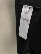 紀梵希25SS【新品】最新最頂級版本精美工藝圓領衛衣，最頂級的品質專櫃原單套頭衫，頂級製作工藝進口面料，專櫃品質重工刺繡設計，採用進口高端訂製面料，進口絲線手感一流！男女同款官網在販售！三標齊全碼數：s-xl