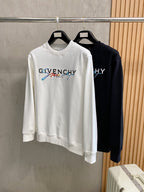紀梵希25SS【新品】最新最頂級版本精美工藝圓領衛衣，最頂級的品質專櫃原單套頭衫，頂級製作工藝進口面料，專櫃品質重工刺繡設計，採用進口高端訂製面料，進口絲線手感一流！男女同款官網在販售！三標齊全碼數：s-xl
