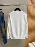 紀梵希25SS【新品】最新最頂級版本精美工藝圓領衛衣，最頂級的品質專櫃原單套頭衫，頂級製作工藝進口面料，專櫃品質重工刺繡設計，採用進口高端訂製面料，進口絲線手感一流！男女同款官網在販售！三標齊全碼數：s-xl