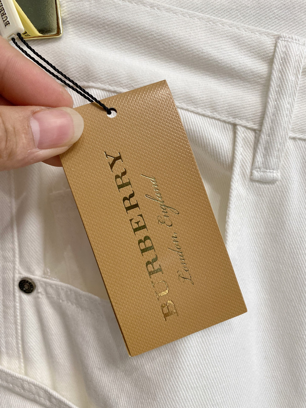 Burberry 巴寶莉男士時尚潮流大褲腳牛仔褲，官方宣傳冊海報穿搭款！