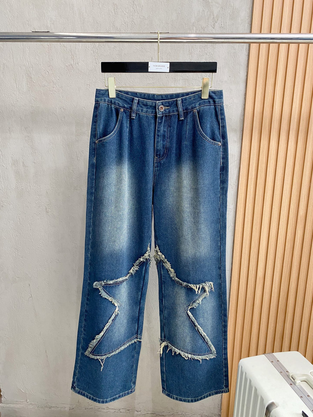 Armani 阿瑪尼男士時尚潮流大褲腳牛仔褲，官方宣傳冊海報穿搭款！