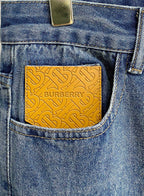 Burberry 巴寶莉男士時尚潮流大褲腳牛仔褲，官方宣傳冊海報穿搭款！