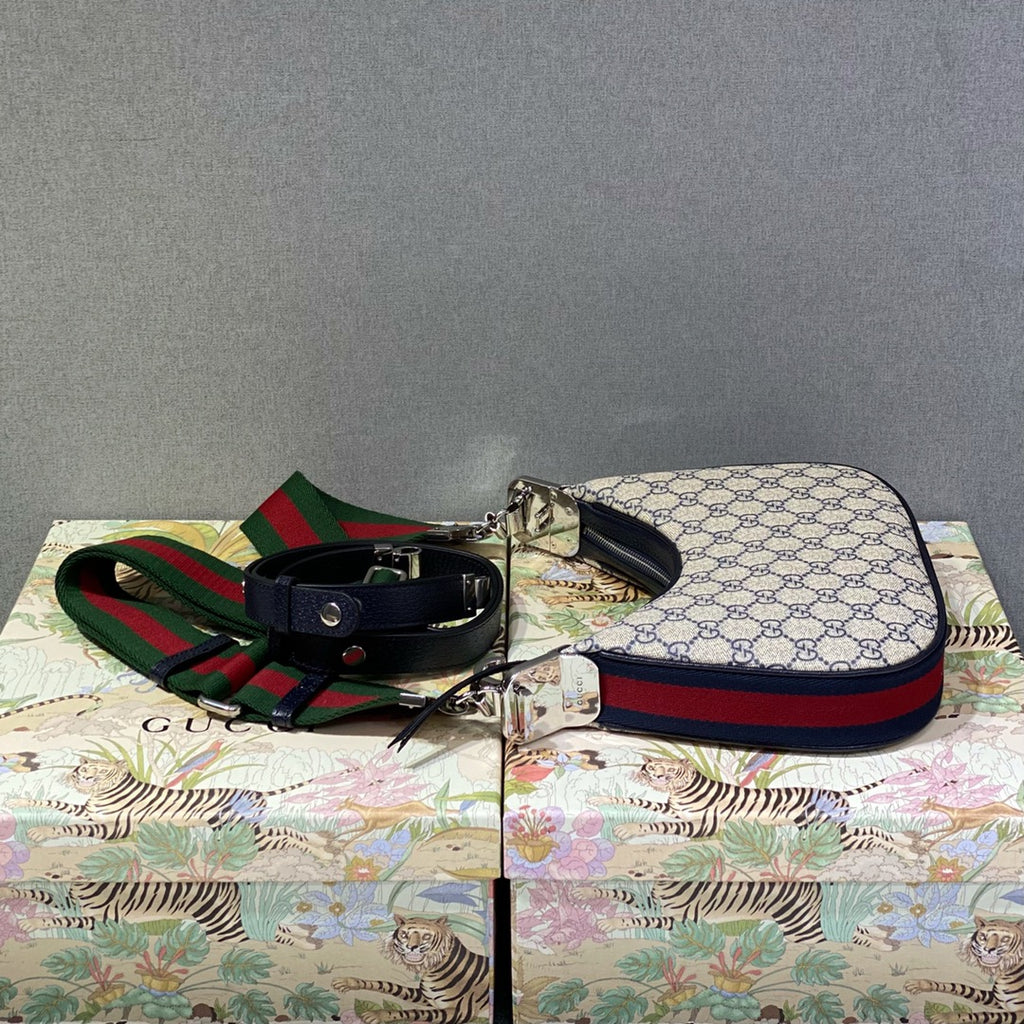 ▪大貨實拍𝗚𝘂𝗰𝗰𝗶 𝗔𝘁𝘁𝗮𝗰𝗵𝗲新品系列型號：699409 尺寸：23*22*5cm#16096