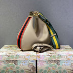 ▪大貨實拍𝗚𝘂𝗰𝗰𝗶 𝗔𝘁𝘁𝗮𝗰𝗵𝗲新品系列型號：702823 尺寸：35*32*6cm#16216