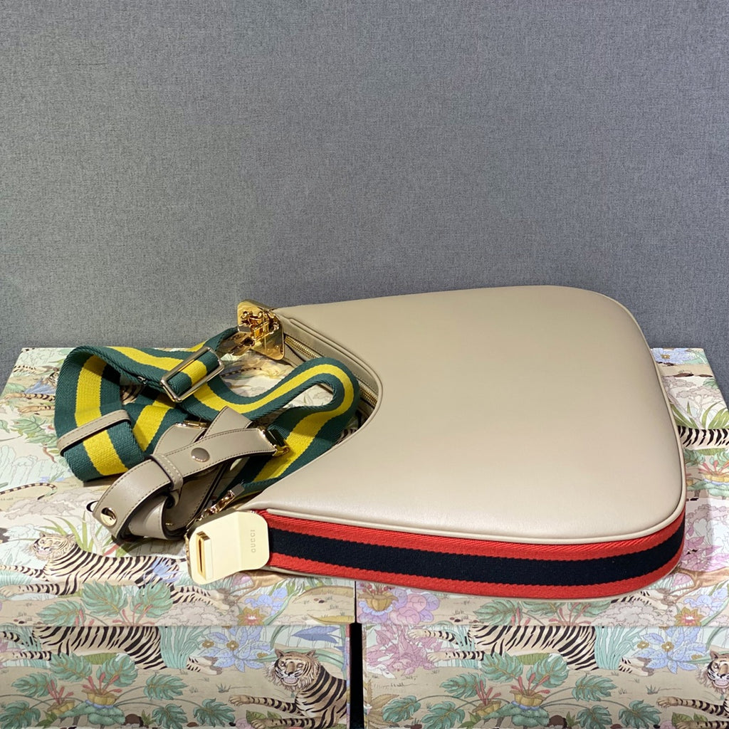 ▪大貨實拍𝗚𝘂𝗰𝗰𝗶 𝗔𝘁𝘁𝗮𝗰𝗵𝗲新品系列型號：702823 尺寸：35*32*6cm#16216