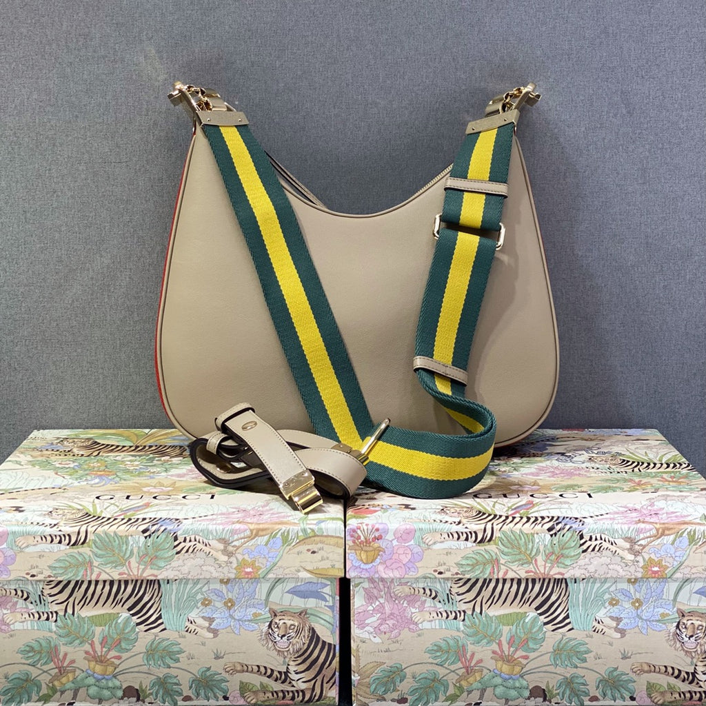 ▪大貨實拍𝗚𝘂𝗰𝗰𝗶 𝗔𝘁𝘁𝗮𝗰𝗵𝗲新品系列型號：702823 尺寸：35*32*6cm#16216