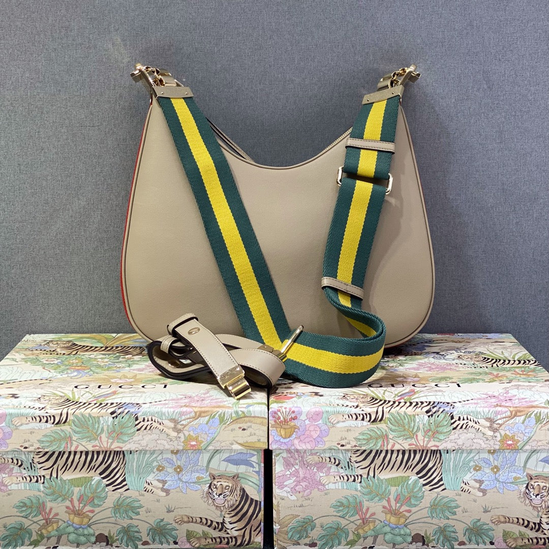 ▪大貨實拍𝗚𝘂𝗰𝗰𝗶 𝗔𝘁𝘁𝗮𝗰𝗵𝗲新品系列型號：702823 尺寸：35*32*6cm#16216