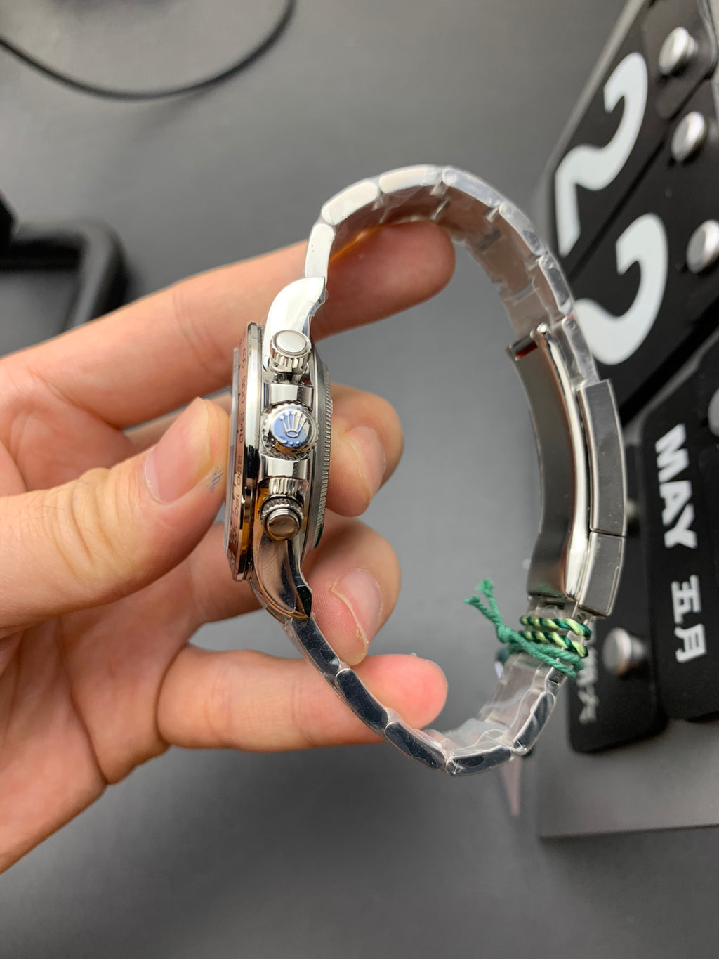 Real photos of the product from the Mother-of-Pearl Dayton.