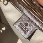 尺寸:25×24×9cm（071100898） Gucci海外渠道資源特供1955系列貝殼包❗️此款是2020春夏系列推出全新Gucci別接1955系列款型，這款手提包採用GG Supreme帆布和皮革材質，搭配精美的肩帶的圓頂造型，您選擇更豐富的肩帶。該系列延續在六十餘年前包款上使用的設計細節，同時注入現代時尚精