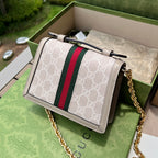 （550900898）尺寸:17.5×13×6cm Gucci海外渠道資源特供Ophidia迷你手袋❗️GG Supreme 帆布是品牌的一款代表性面料，其靈感源自30年代的典藏設計。這款圖案也成為這款Ophidia 系列迷你肩背包上的標誌性亮點。豬紋皮革滾邊，金色色調配件、棉麻襯裡，肩帶可拆卸！經典的包型➕精湛工藝，可愛的迷你造型，有沒有驚喜感？