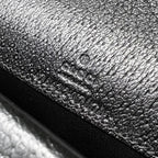 尺寸:16.5×10×4cm（05850898） Gucci海外渠道資源特供Dionysus酒神超迷你號❗️質感十足的虎頭設計是Dionysus 系列的經典特徵，喚起人們對典藏設計符號的回憶。貓科動物貫穿品牌的設計世界，傳達品牌對自然世界野性之美的迷戀。這款單品採用復古銀色調配件，搭配黑色和象牙白色GG丹寧提花面料。