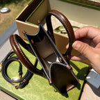 尺寸:16×20×7cm（85860898） Gucci海外通路資源特供GG Retro系列迷你托特包❗️自問世以來，互扣式雙G一直都是品牌的標誌性元素之一。耳熟能詳的品牌象徵與皮革細節相融匯，環保材質搭配皮革，棉麻襯裡、互扣式雙G logo標，令這款托特包成為矚目的焦點。經典雙G字母交織帆布材質讓整款設計散發出強烈的品牌內涵。