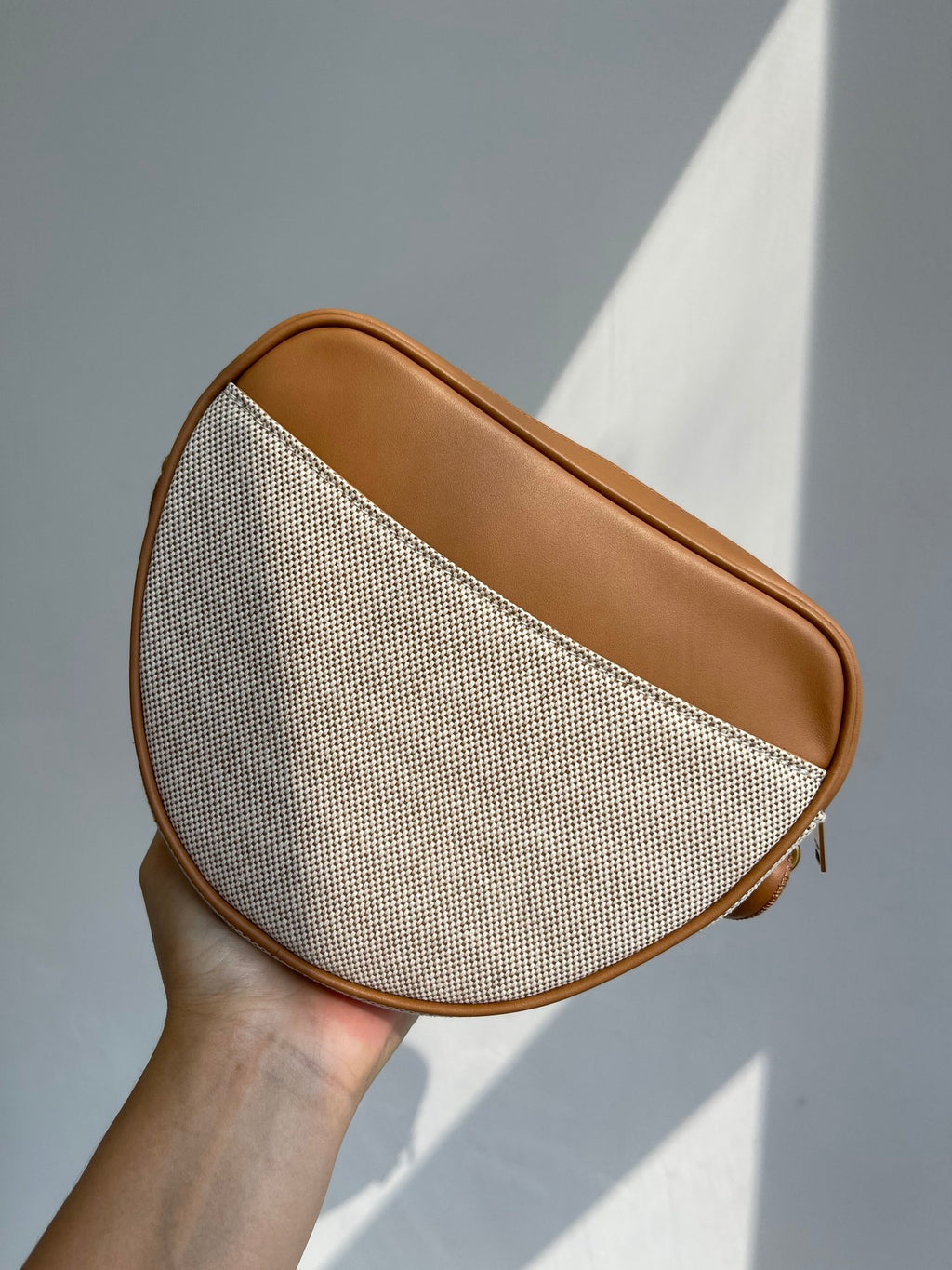 YSL 聖羅蘭2021最新CŒUR帆布手袋，帆布配皮單肩斜背包，尺寸：20X17X6cm 編號：#736363650
