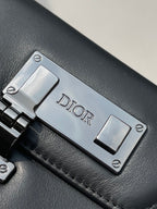 Dior迪奧21秋冬新款男士翻蓋槍扣豎款Box小牛皮手機包，單肩斜挎包，]尺寸：19X11X3cm 編號：#63837980