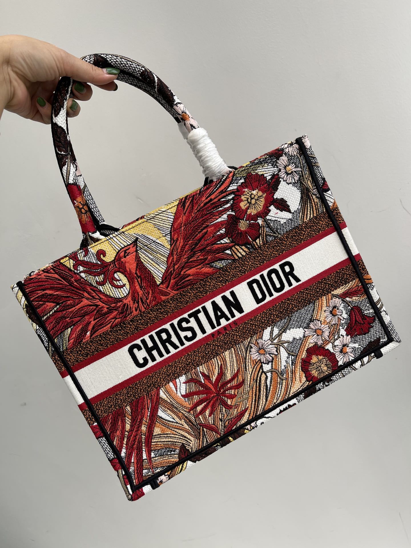 D1or迪奧小號夏日椰林刺繡單肩手提包、購物袋，BOOK TOTE AROUND THE WORLR最新系列，尺寸：36.5/28/16cm。 編號：#826363600