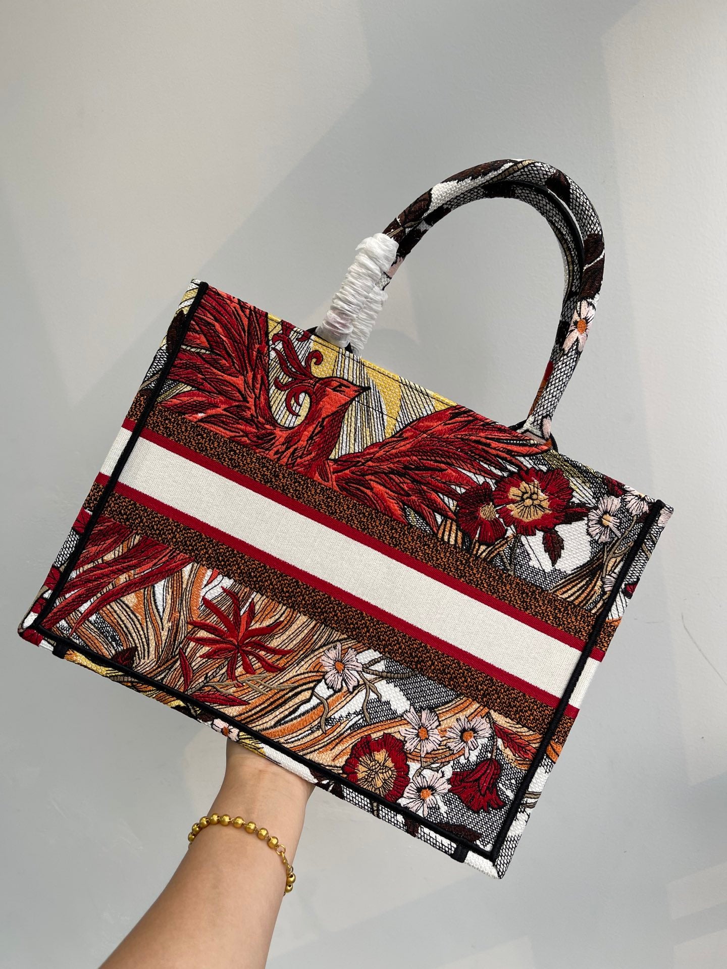 D1or迪奧小號夏日椰林刺繡單肩手提包、購物袋，BOOK TOTE AROUND THE WORLR最新系列，尺寸：36.5/28/16cm。 編號：#826363600