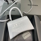 【小號】💁🏿‍♀原單Balencia巴黎家，本季重磅【鱷魚白色】沙漏包，尺寸：23-10-14cm⚠～15700