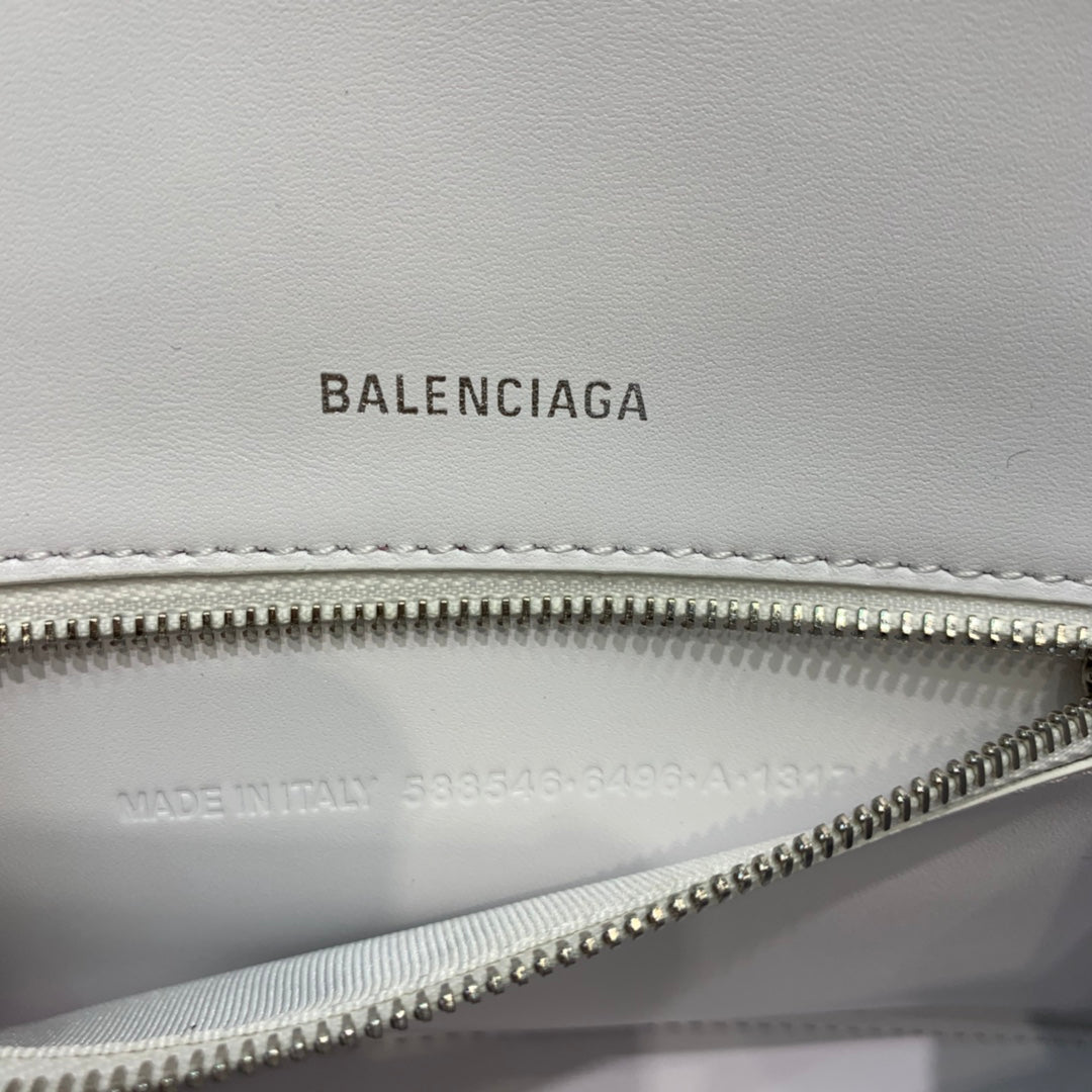 【小號】💁🏿‍♀原單Balencia巴黎家，本季重磅【鱷魚白色】沙漏包，尺寸：23-10-14cm⚠～15700