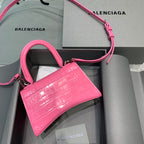 【mini號】💁🏿‍♀原單Balencia巴黎家，本季重磅【粉紅鱷魚】沙漏包，尺寸：19-8-21cm⚠#15640