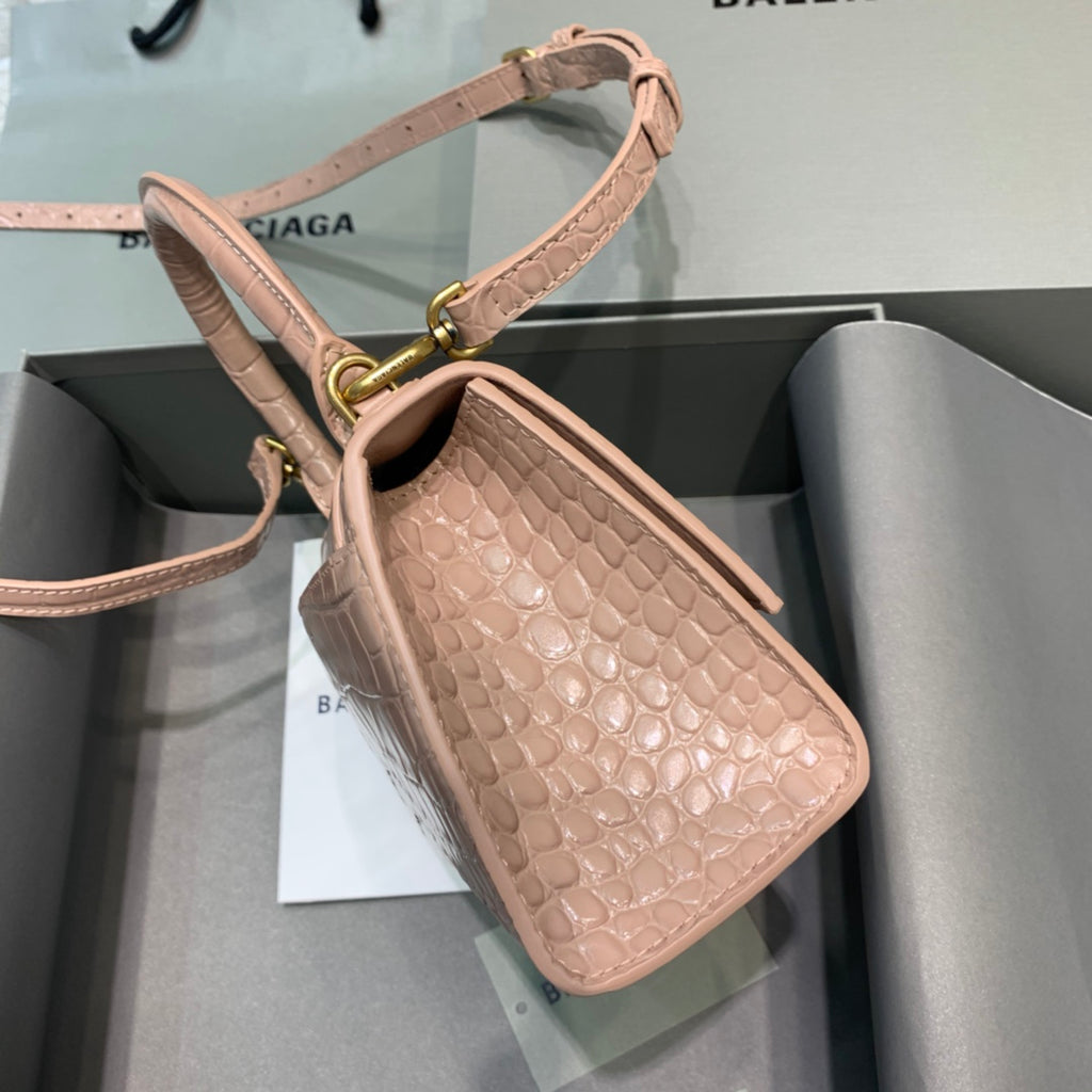 【mini】💁🏿‍♀原單Balencia巴黎家，本季重磅【裸粉色鱷魚紋】沙漏包。尺寸：19-8-11cm#15640