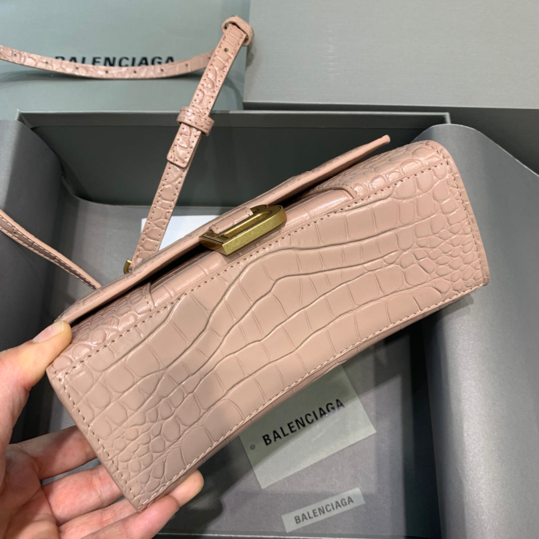 【mini】💁🏿‍♀原單Balencia巴黎家，本季重磅【裸粉色鱷魚紋】沙漏包。尺寸：19-8-11cm#15640