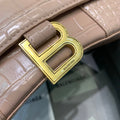 【mini】💁🏿‍♀原單Balencia巴黎家，本季重磅【裸粉色鱷魚紋】沙漏包。尺寸：19-8-11cm#15640