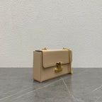 2022冬季鏈條BOX，小硬箱重複經典復古，鏈條真的是點睛之筆