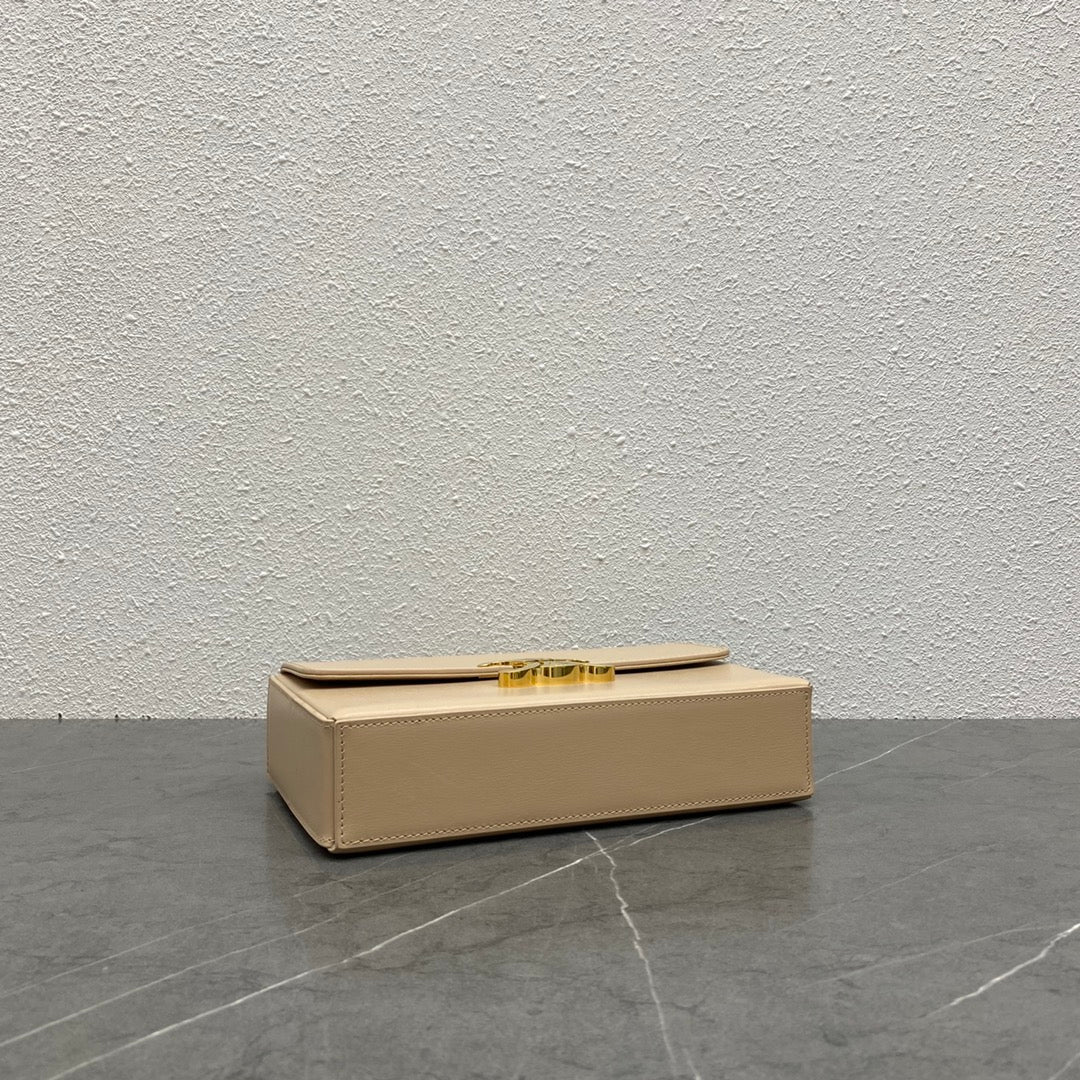 2022冬季鏈條BOX，小硬箱重複經典復古，鏈條真的是點睛之筆