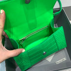 【小號】💁🏿‍♀原單Balencia巴黎家，本季重磅【鱷魚紋新綠】沙漏包，支持驗貨。尺寸：23-10-14cm⚠#15700