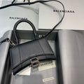 【mini號】💁🏿‍♀原單Balencia巴黎家，本季重磅【荔枝紋黑色】沙漏包，獨特的標誌性弧線形狀造型極具辨識度，一眼就讓人眼前一亮呀超炫酷，尺寸：19-8-21cm⚠#15640