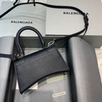 【mini號】💁🏿‍♀原單Balencia巴黎家，本季重磅【荔枝紋黑色】沙漏包，獨特的標誌性弧線形狀造型極具辨識度，一眼就讓人眼前一亮呀超炫酷，尺寸：19-8-21cm⚠#15640