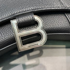 【mini號】💁🏿‍♀原單Balencia巴黎家，本季重磅【荔枝紋黑色】沙漏包，獨特的標誌性弧線形狀造型極具辨識度，一眼就讓人眼前一亮呀超炫酷，尺寸：19-8-21cm⚠#15640