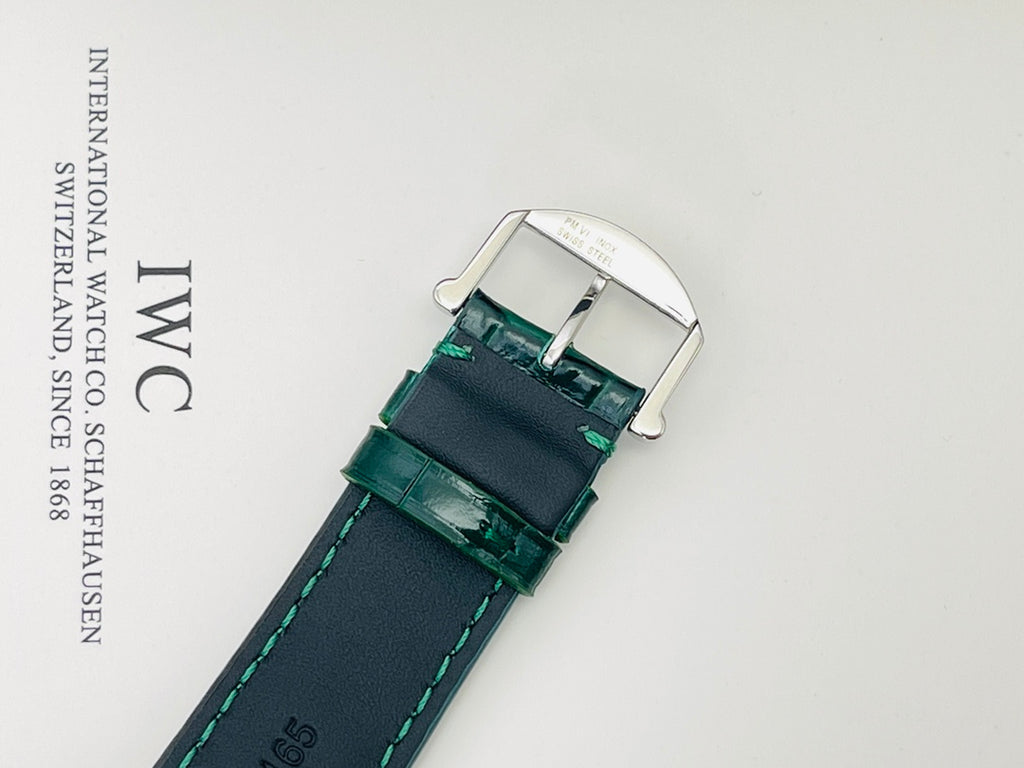 【IWS Factory2021最新力作】新品隆重登場－原版復刻萬.國IWC柏濤菲諾系列腕錶，完美復刻正品一切功能，歡迎品鑑細節： 1⃣️【錶殼】腕錶尺寸39MMX13.5MM，錶殼採用CNC頂級工藝錶殼，線條流暢，表面尺寸39MMX13.5MM，錶殼採用CNC頂級工藝錶殼，線條流暢光澤，自然打磨色調！效果保持了高級水準。藍寶石玻璃鏡面！ 2⃣️【機芯】採用海鷗7750計時自動上鍊機芯，實現所有功能與原廠一致！
